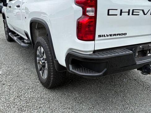 Used 2023 Chevrolet Silverado 2500 Custom w/ Custom Value Package AWD/4WD image 5