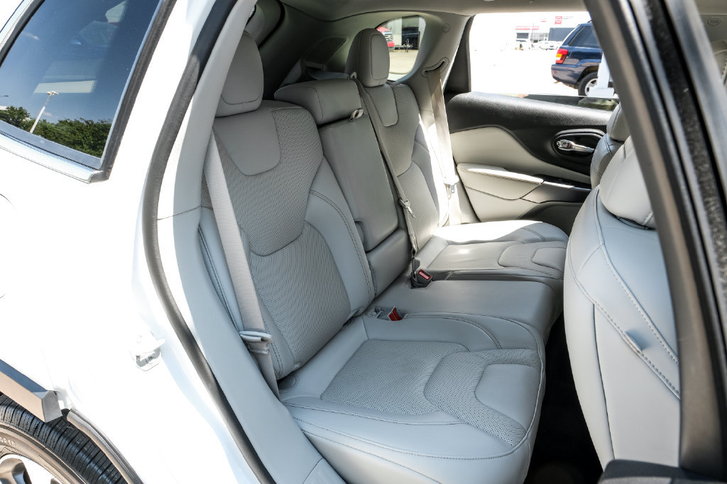 Used 2021 Jeep Cherokee Limited AWD/4WD image 48
