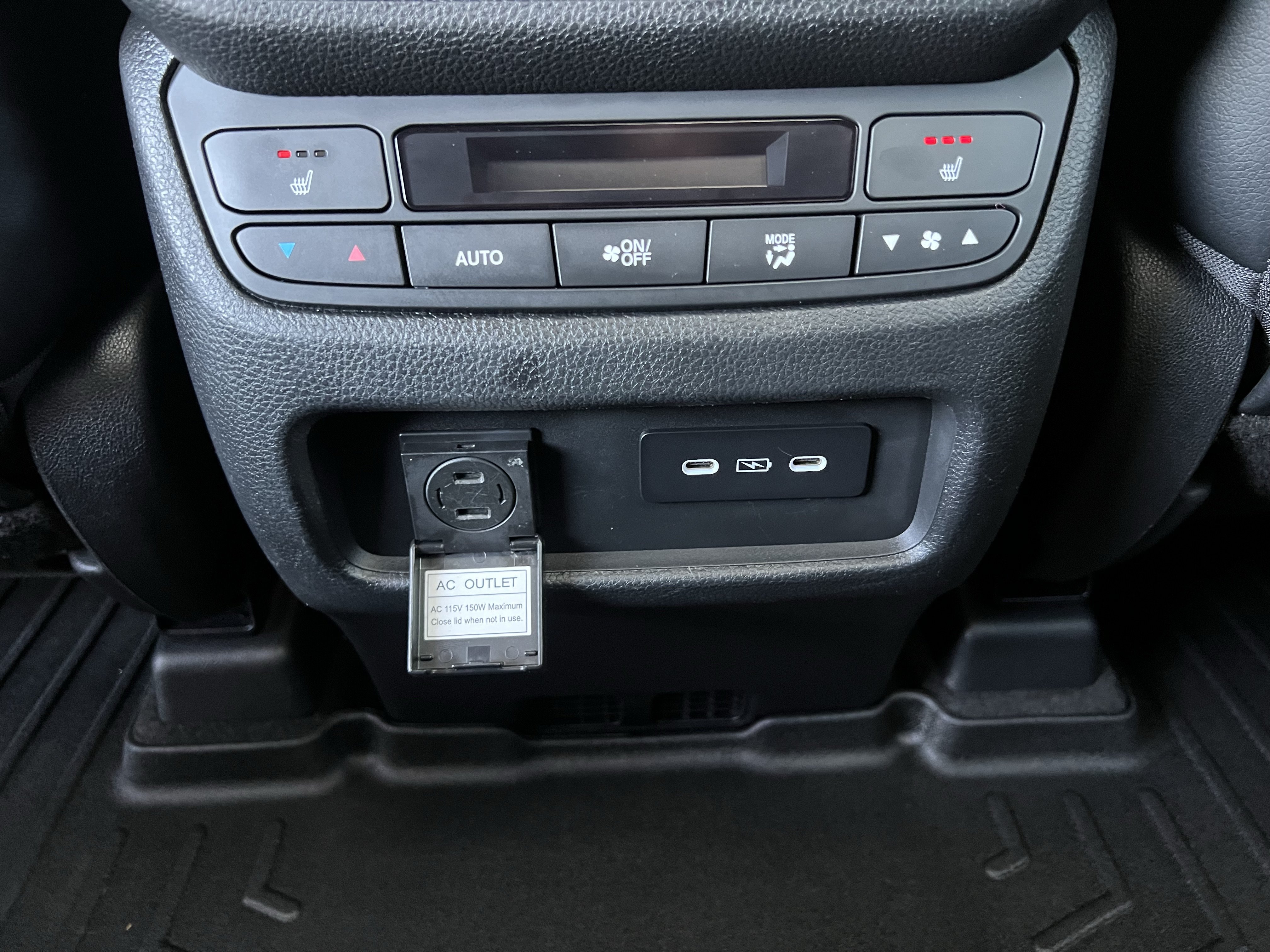 Used 2025 Honda Pilot Black Edition image 47