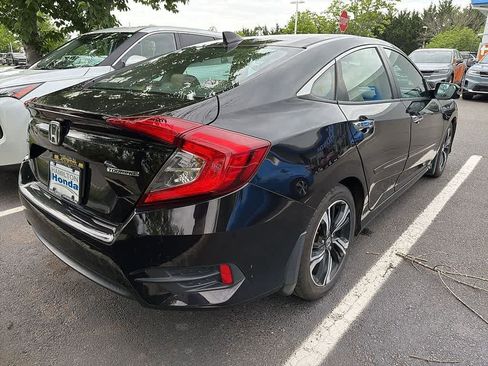 Used 2017 Honda Civic Touring image 4