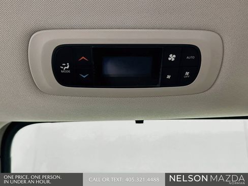 Used 2017 Chrysler Pacifica Touring-L FWD image 26