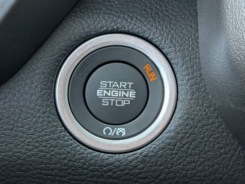 New 2026 RAM 1500 4x4 Crew Cab image 32