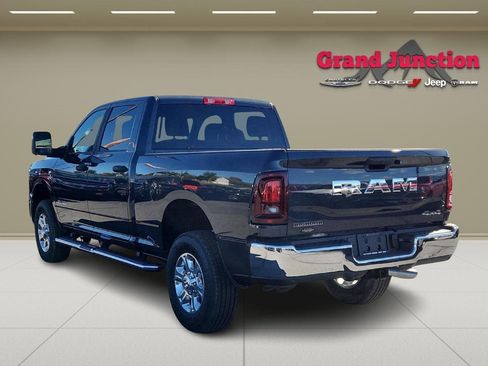 New 2026 RAM 2500 Big Horn AWD/4WD image 6