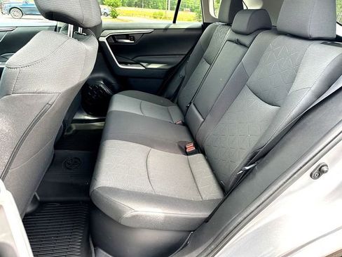 Used 2021 Toyota RAV4 XLE w/ Convenience Package image 19