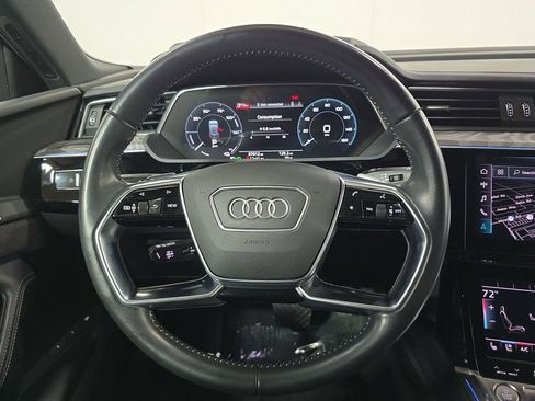 Used 2019 Audi e-tron Prestige w/ Prestige Package AWD/4WD image 14