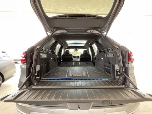 New 2026 BMW X5 xDrive50e w/ Premium Package image 32