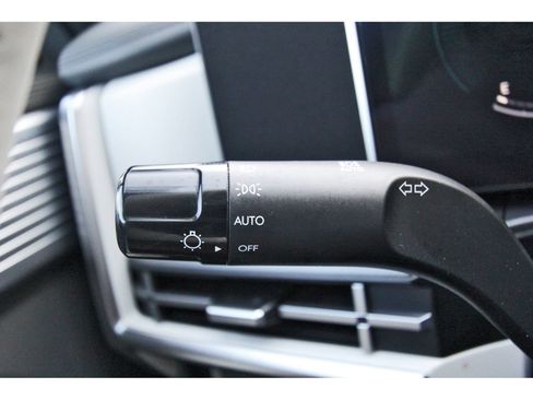 Certified 2025 Hyundai Santa Fe SEL FWD image 17
