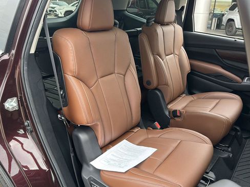 Used 2025 Subaru Ascent Touring image 19