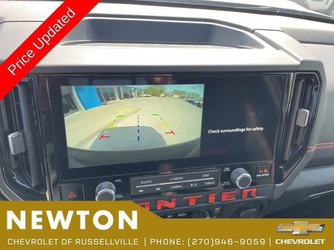 Used 2025 Nissan Frontier PRO-4X AWD/4WD image 11