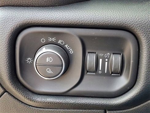 Used 2019 RAM 1500 Big Horn image 24