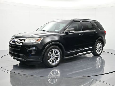 Used 2018 Ford Explorer XLT w/ Equipment Group 202A FWD image 1