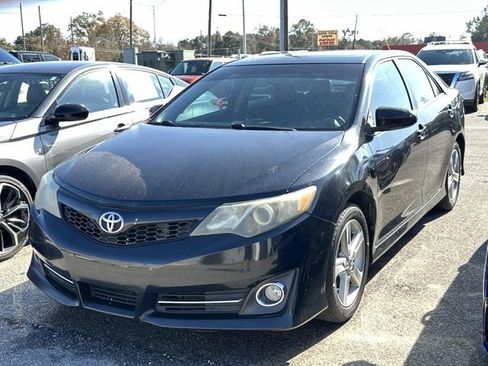 Used 2014 Toyota Camry SE image 15