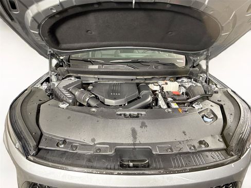 Used 2025 Buick Enclave Sport Touring AWD/4WD image 3