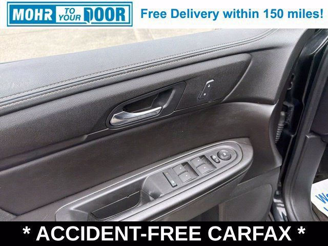 Used 2017 Chevrolet Traverse LT w/ Style and Technology Package FWD image 13