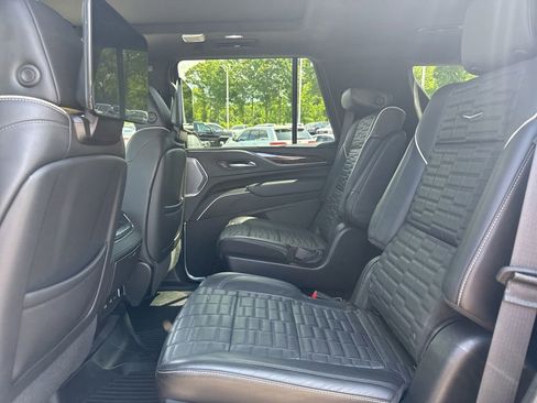 Used 2023 Cadillac Escalade Sport Platinum w/ LPO, ONYX Package AWD/4WD image 13
