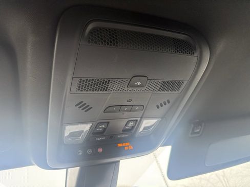 Certified 2025 Cadillac XT6 Premium Luxury image 31