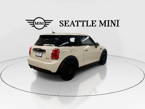 Used 2017 MINI Cooper 2-Door Hardtop FWD image 11