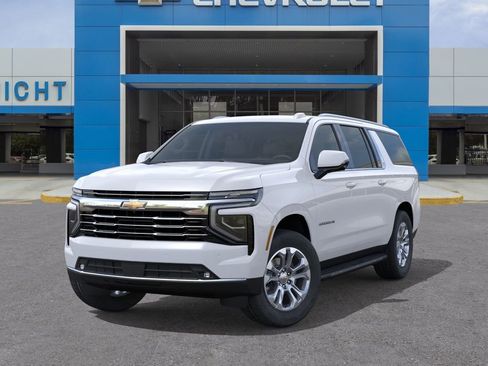 New 2026 Chevrolet Suburban LT AWD/4WD image 6