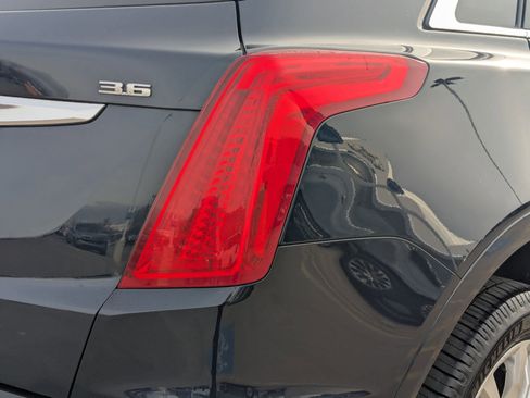 Used 2017 Cadillac XT5 Premium Luxury w/ LPO, Wheel Lock Package image 12