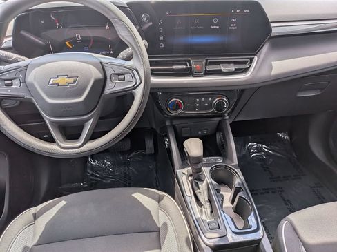 Used 2025 Chevrolet TrailBlazer LT AWD/4WD image 24