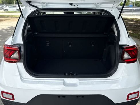 New 2026 Hyundai Venue SEL FWD image 25