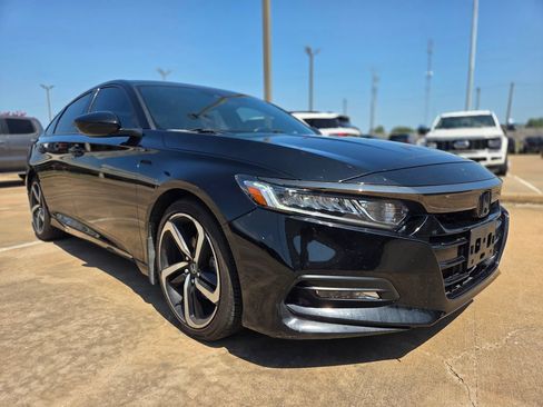 Used 2018 Honda Accord Sport image 3