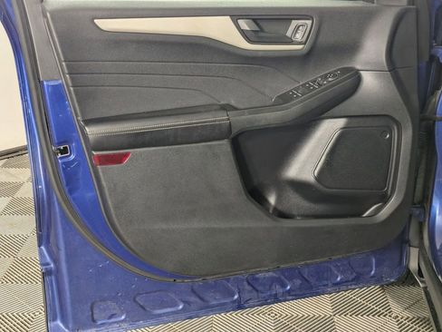 Used 2022 Ford Escape SE w/ SE Sport Appearance Package image 22