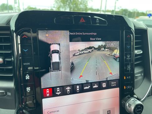 New 2025 RAM 2500 Big Horn AWD/4WD image 10