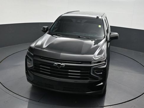 Used 2025 Chevrolet Suburban LT RWD image 25