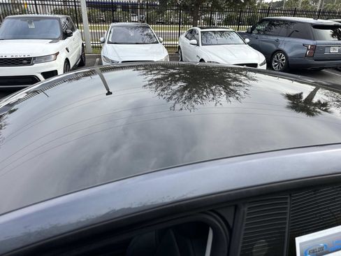 Used 2022 Tesla Model Y Long Range image 32