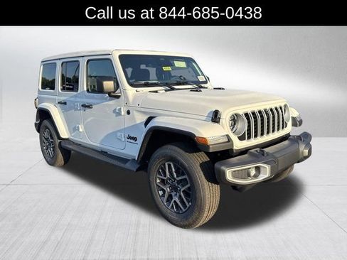 New 2026 Jeep Wrangler Unlimited Sahara AWD/4WD image 3