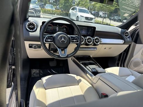 Used 2021 Mercedes-Benz GLB 250 4MATIC image 36