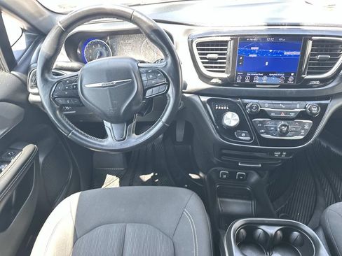 Used 2018 Chrysler Pacifica Touring Plus w/ S Appearance Package FWD image 19