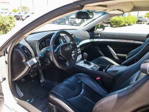 Used 2014 INFINITI Q60 Convertible w/ Premium Package RWD image 16