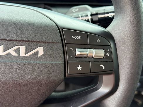 Used 2025 Kia K4 FWD image 25
