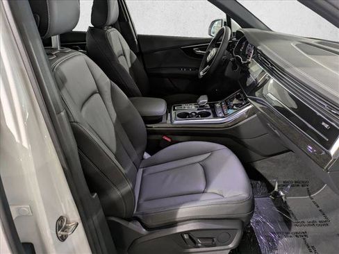 Certified 2025 Audi Q7 3.0T Premium w/ Convenience Package image 27