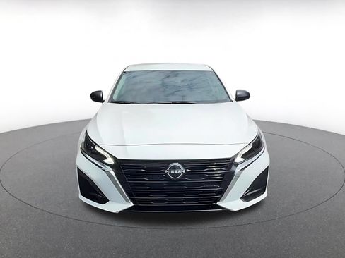 Used 2025 Nissan Altima 2.5 SV FWD image 4
