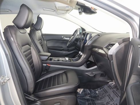 Used 2024 Ford Edge SEL w/ Convenience Package image 11