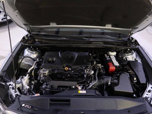 Used 2022 Toyota Camry SE image 9