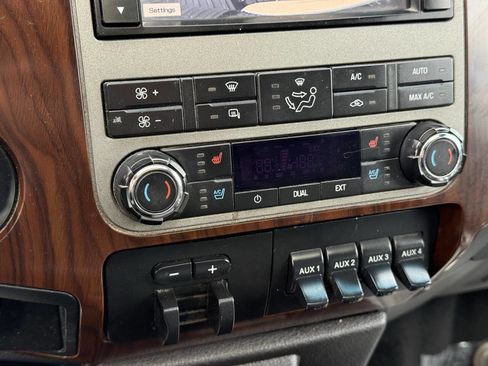 Used 2011 Ford F350 Lariat w/ Chrome Pkg image 23