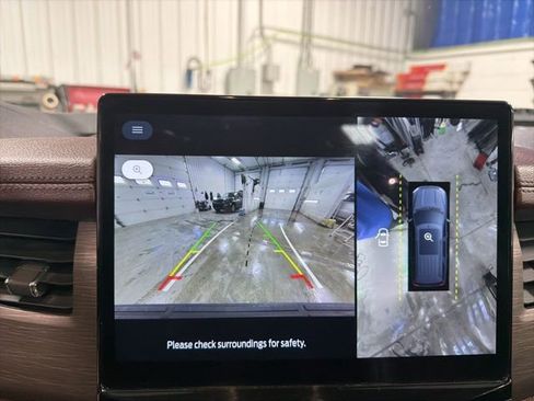 Used 2024 Ford Expedition Limited image 27