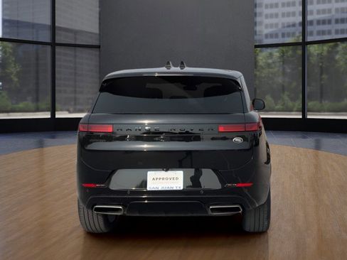 Used 2023 Land Rover Range Rover Sport SE Dynamic image 4