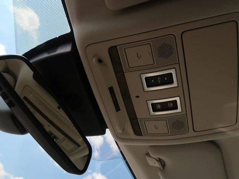 Used 2017 Jaguar XF Prestige image 39