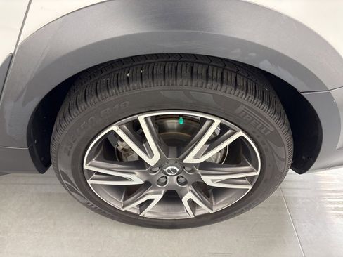 Used 2018 Volvo V90 T6 Cross Country w/ Convenience Package image 11
