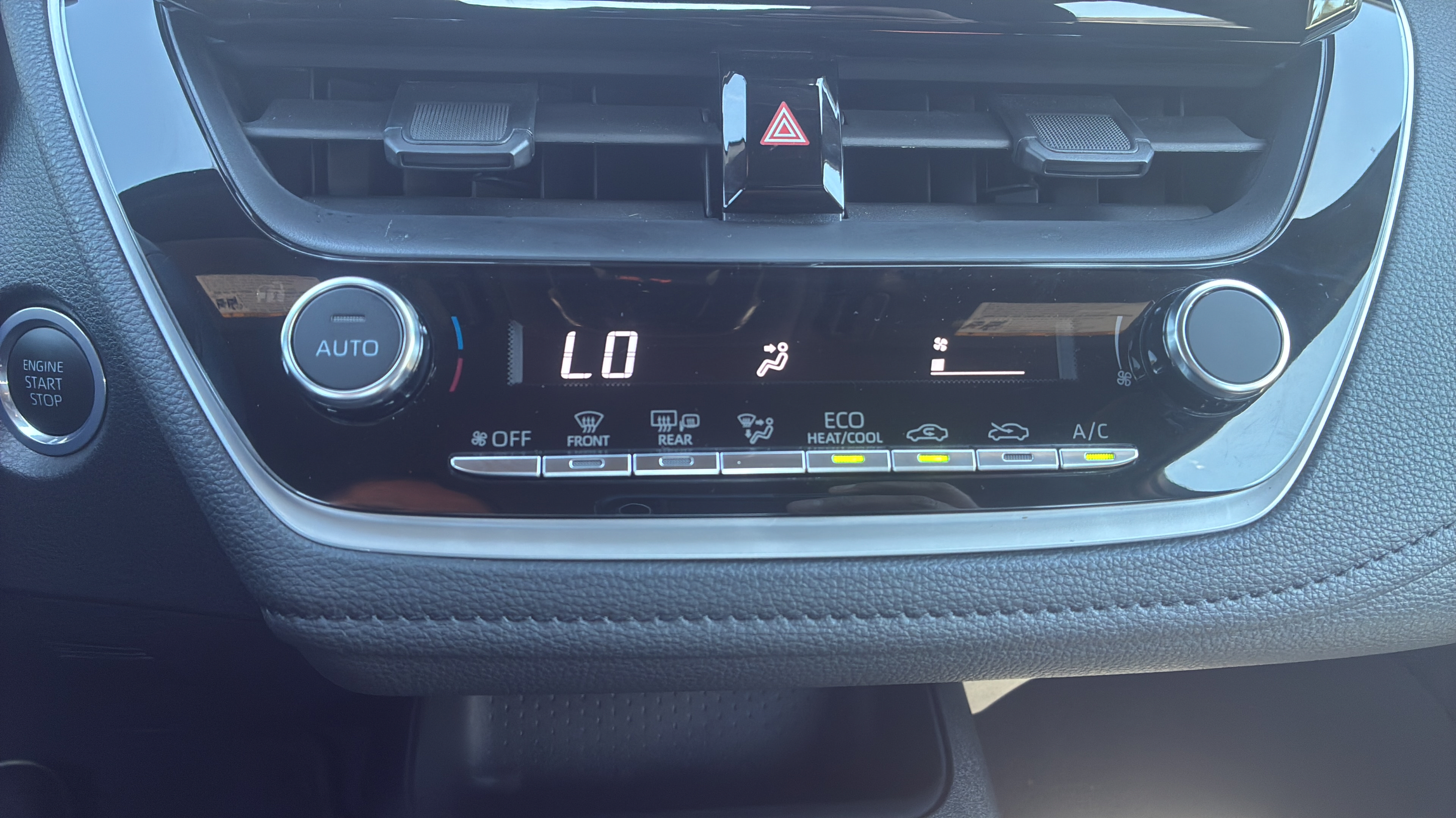 Used 2024 Toyota Corolla SE FWD image 12