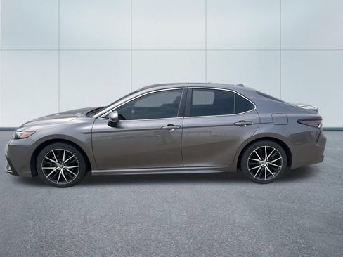 Used 2022 Toyota Camry SE w/ Convenience Package FWD image 7