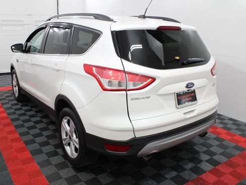 Used 2016 Ford Escape SE w/ Equipment Group 201A AWD/4WD image 5