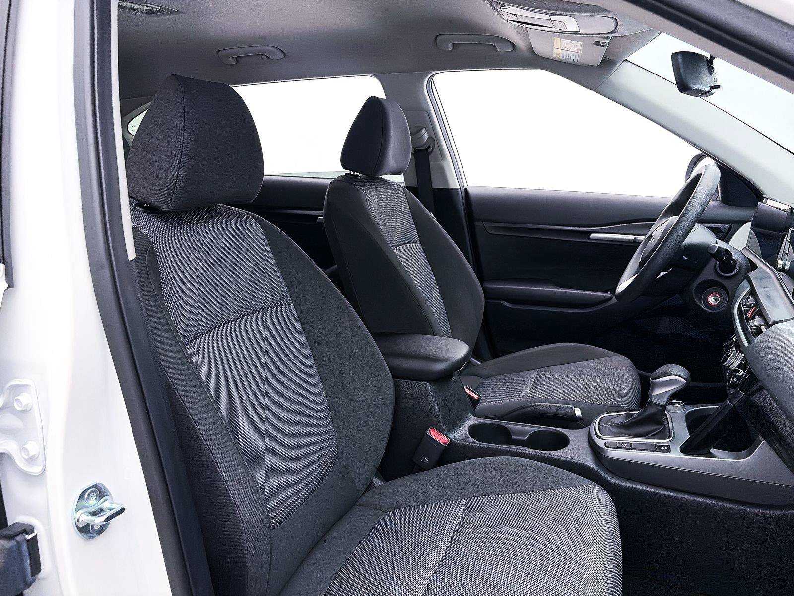 Used 2025 Kia Seltos LX AWD/4WD image 32