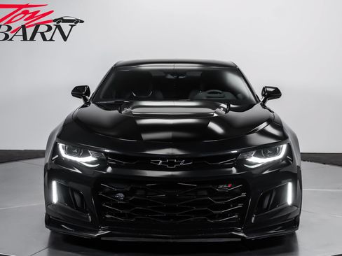 Used 2018 Chevrolet Camaro ZL1 RWD image 8
