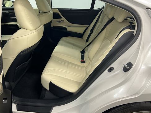 Used 2022 Lexus ES 350 Ultra Luxury image 9